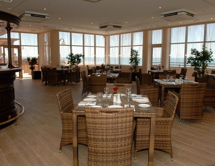 Ресторан «Фрегат» - Гостиничный комплекс «Лазурная Отель и СПА»